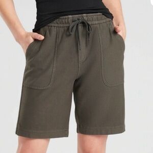 Athleta Farralon Bermuda Women's Shorts Olive Green 6